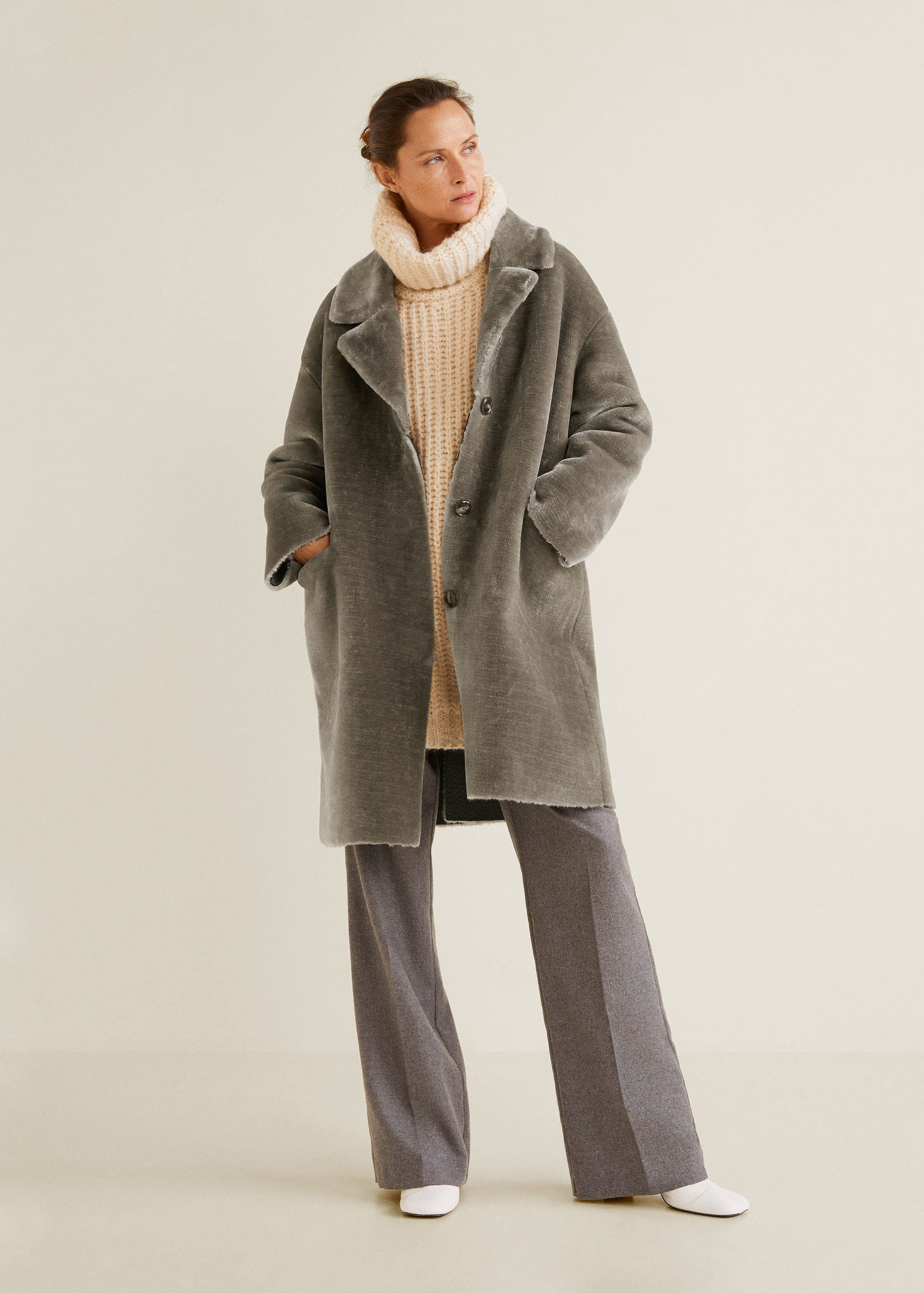 Lapels faux fur coat